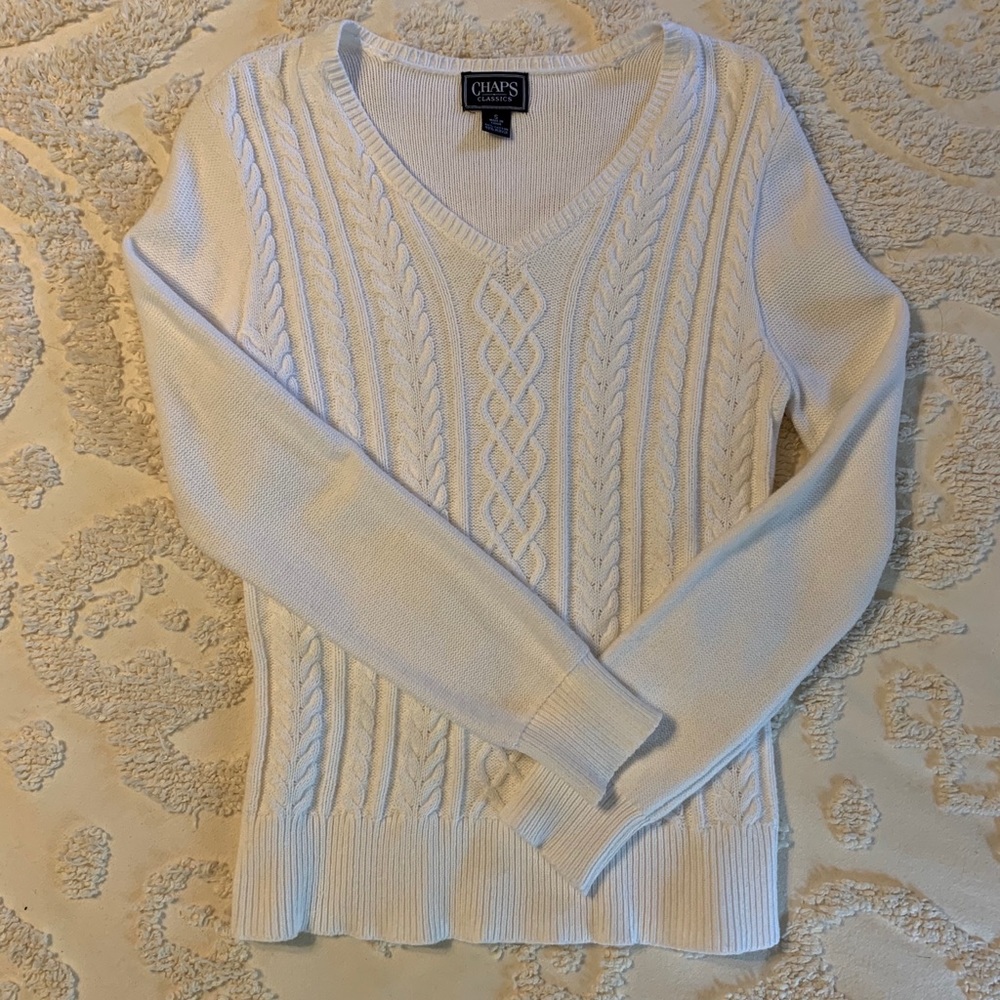 Chaps Classic White Ribbed V-Neck Sweater - Small